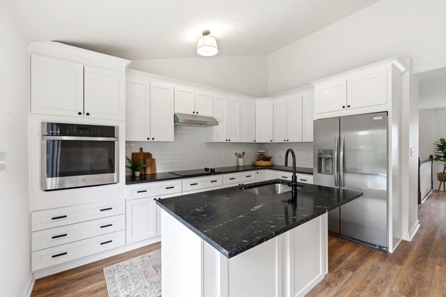 512 Stone Creek Drive, Lexington, KY 40503