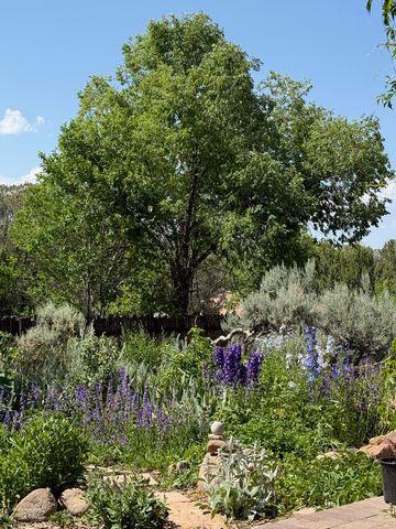 2107 Calle Tecolote, Santa Fe, NM 87505