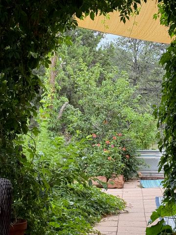 2107 Calle Tecolote, Santa Fe, NM 87505