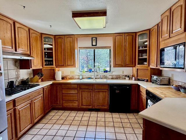 2107 Calle Tecolote, Santa Fe, NM 87505