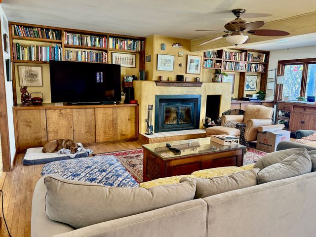 2107 Calle Tecolote, Santa Fe, NM 87505