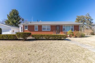 1712 W Ogden Circle, Benton Twp, MI 49022