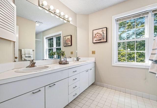18 Knollwood Court 18, Burlington, MA 01803