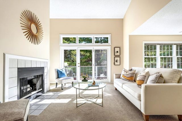 18 Knollwood Court 18, Burlington, MA 01803