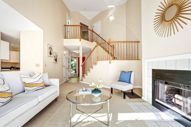 18 Knollwood Court 18, Burlington, MA 01803