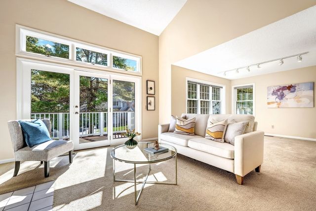 18 Knollwood Court 18, Burlington, MA 01803