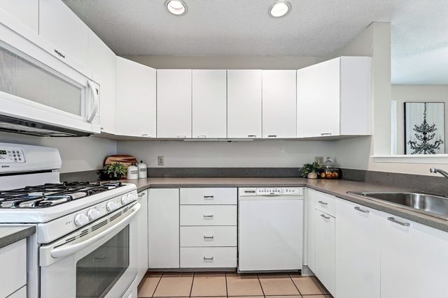 18 Knollwood Court 18, Burlington, MA 01803