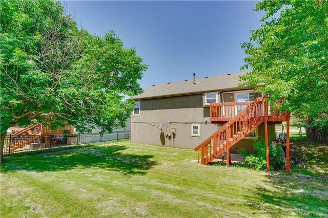 809 Village Street, Leavenworth, KS 66048