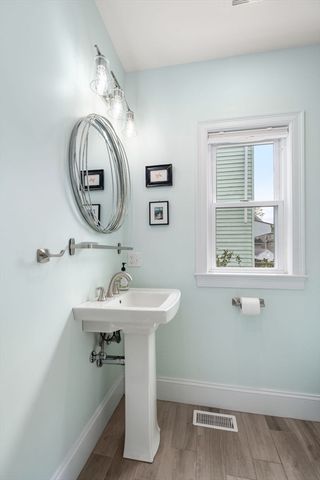 52 Rich 1, Waltham, MA 02451