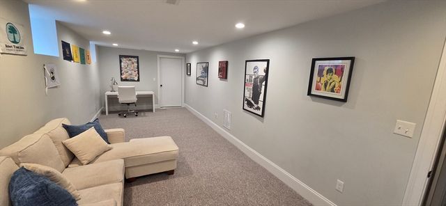 52 Rich 1, Waltham, MA 02451