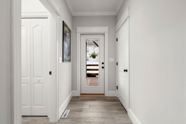 52 Rich 1, Waltham, MA 02451