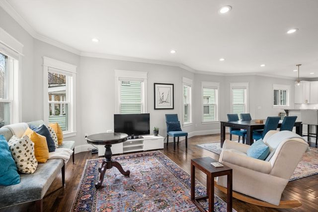 52 Rich 1, Waltham, MA 02451