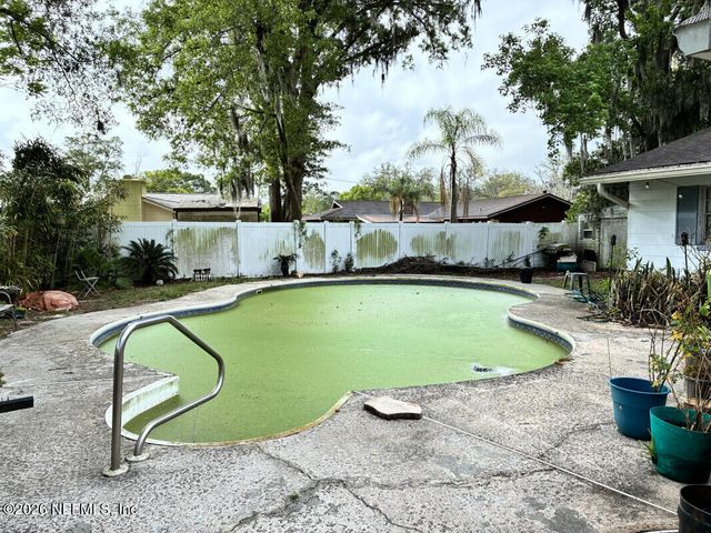 7474 DEEPWOOD Drive, Jacksonville, FL 32244