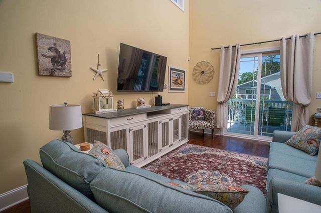 429 Oak Ave., Murrells Inlet, SC 29576