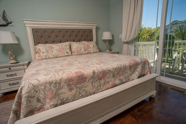 429 Oak Ave., Murrells Inlet, SC 29576