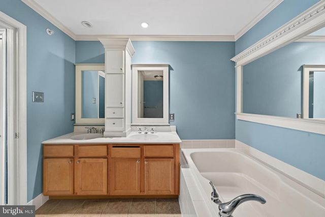 53 CRICKET DR, Conshohocken, PA 19428
