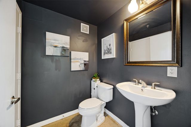 1001 Belleview Street 101, Dallas, TX 75215