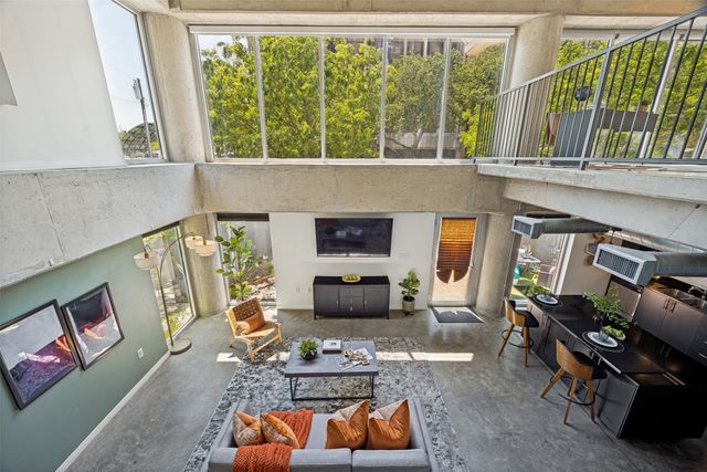 1001 Belleview Street 101, Dallas, TX 75215