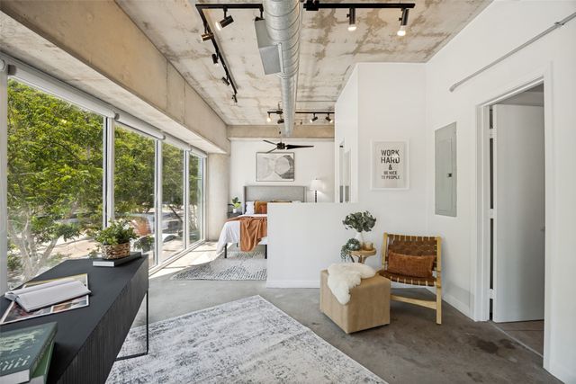1001 Belleview Street 101, Dallas, TX 75215