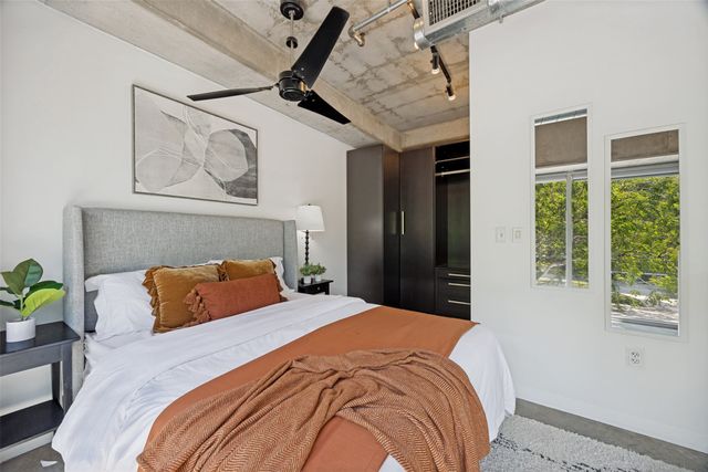 1001 Belleview Street 101, Dallas, TX 75215