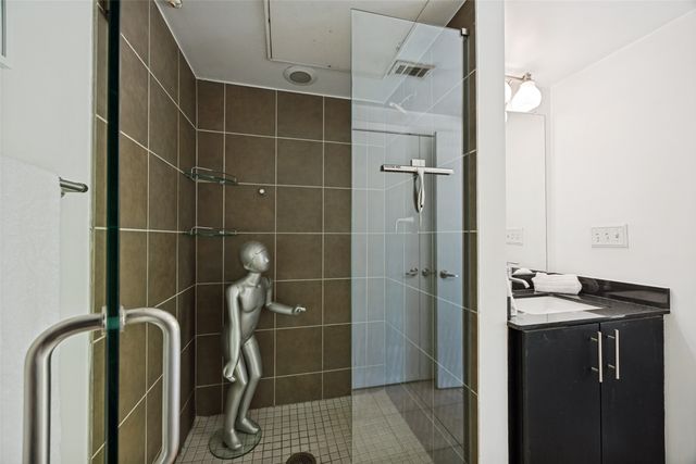 1001 Belleview Street 101, Dallas, TX 75215
