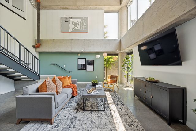 1001 Belleview Street 101, Dallas, TX 75215