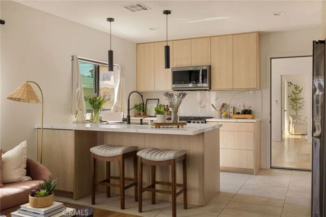 5417 Stratford, Los Angeles, CA 90042