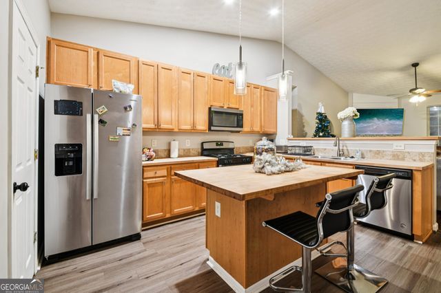 564 Goldfinch Way, Stockbridge, GA 30281