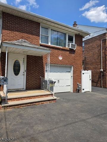 1371 Hamilton St, Elizabeth City, NJ 07208