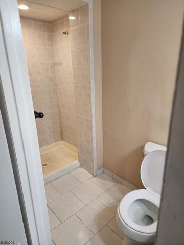 1371 Hamilton St, Elizabeth City, NJ 07208