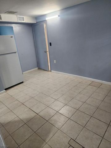 1371 Hamilton St, Elizabeth City, NJ 07208