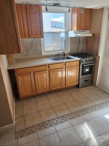 1371 Hamilton St, Elizabeth City, NJ 07208