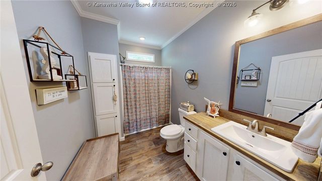 170 Mathews Mountain, Milton, WV 25541