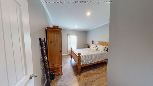 170 Mathews Mountain, Milton, WV 25541