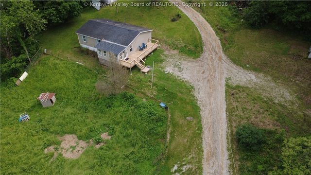 170 Mathews Mountain, Milton, WV 25541