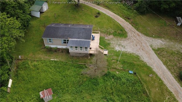170 Mathews Mountain, Milton, WV 25541