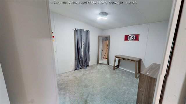 170 Mathews Mountain, Milton, WV 25541