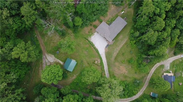 170 Mathews Mountain, Milton, WV 25541