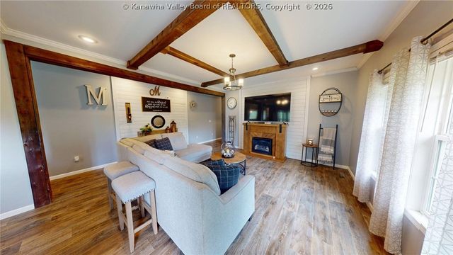 170 Mathews Mountain, Milton, WV 25541