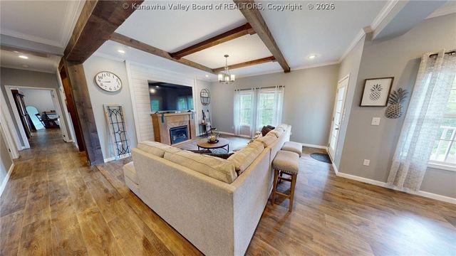 170 Mathews Mountain, Milton, WV 25541