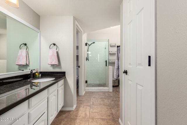 3302 E HIDDENVIEW Drive, Phoenix, AZ 85048