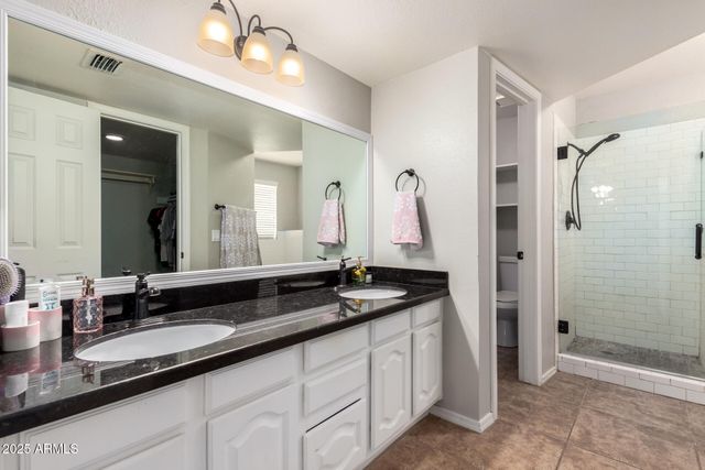 3302 E HIDDENVIEW Drive, Phoenix, AZ 85048