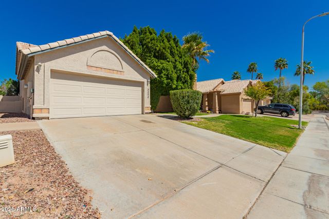 3302 E HIDDENVIEW Drive, Phoenix, AZ 85048