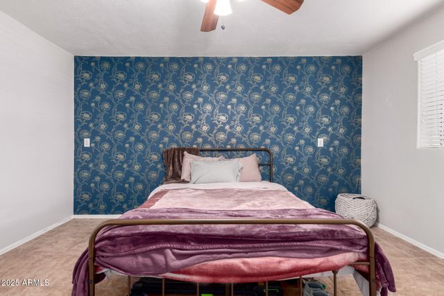 3302 E HIDDENVIEW Drive, Phoenix, AZ 85048