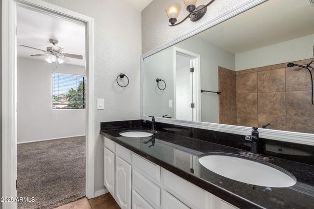 3302 E HIDDENVIEW Drive, Phoenix, AZ 85048