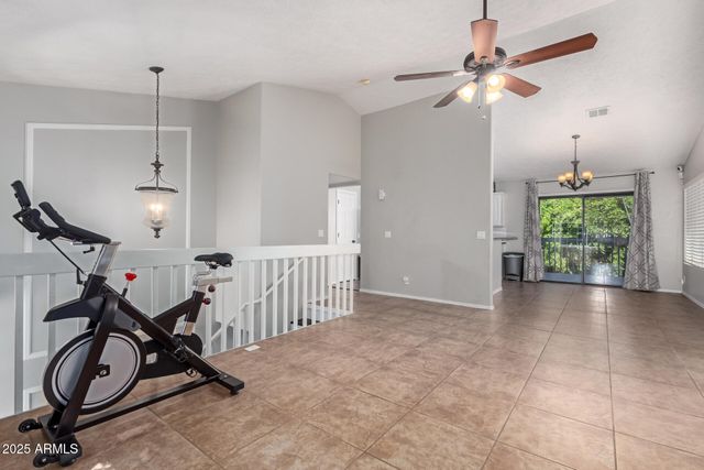 3302 E HIDDENVIEW Drive, Phoenix, AZ 85048