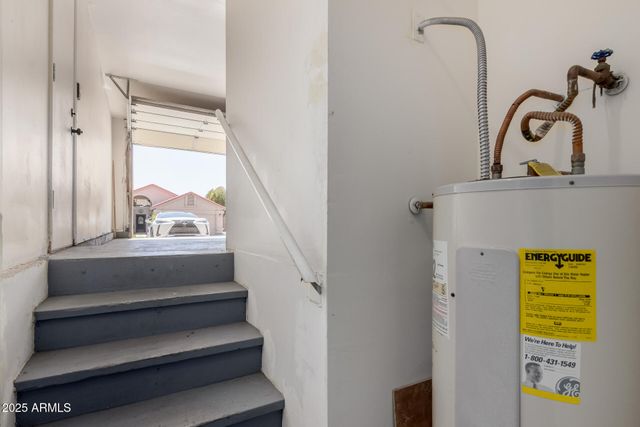 3302 E HIDDENVIEW Drive, Phoenix, AZ 85048