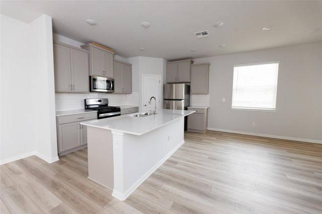 6206 Marsh LN, Buda, TX 78610