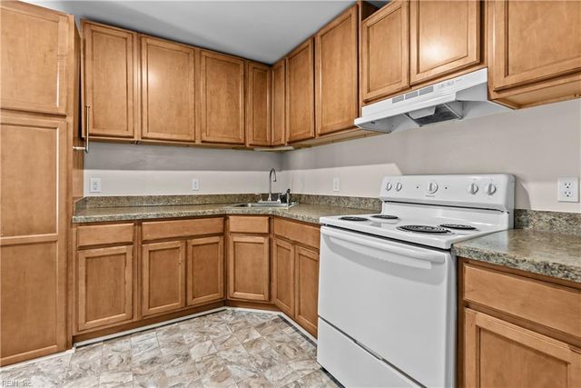 710 Sedgefield DR, Newport News, VA 23605