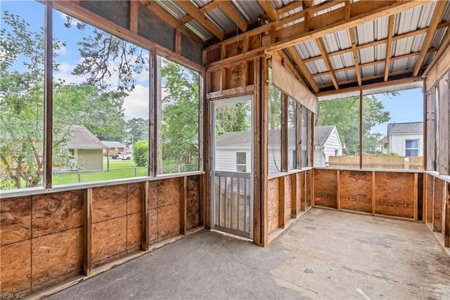 710 Sedgefield DR, Newport News, VA 23605